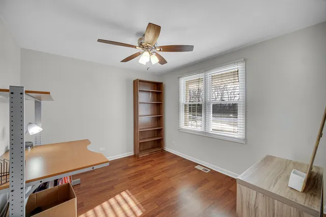 $477,500 | 960 Norman Drive, Hoffman Estates, IL 60192