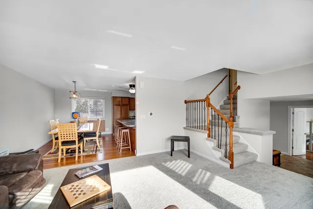 $477,500 | 960 Norman Drive, Hoffman Estates, IL 60192