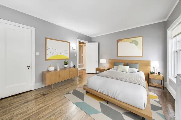 $300,000 | 1615 East Hyde Park Boulevard, Unit 2, Chicago, IL 60615