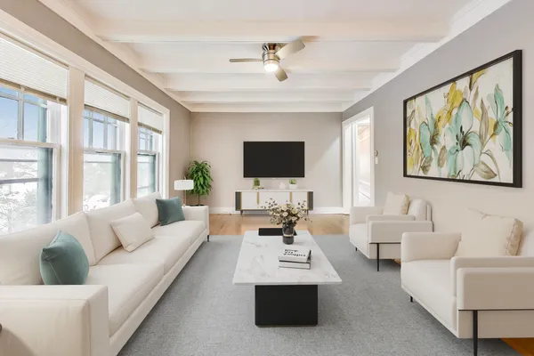 $300,000 | 1615 East Hyde Park Boulevard, Unit 2, Chicago, IL 60615