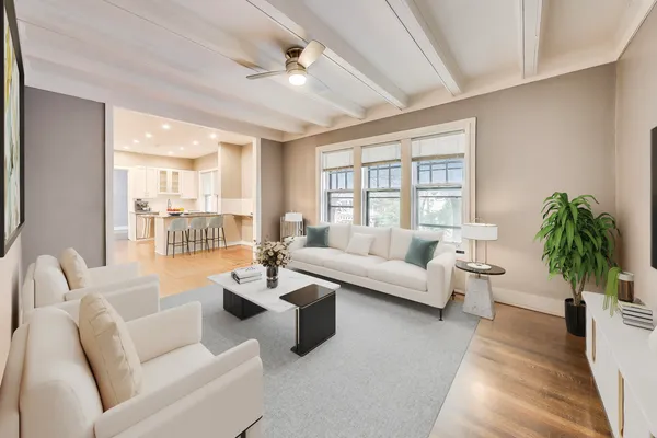 $300,000 | 1615 East Hyde Park Boulevard, Unit 2, Chicago, IL 60615