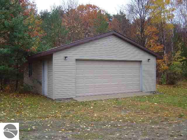 5142 Revnell Road Beulah, MI 49617 - Photo 2 of 8 1655758-1.JPG