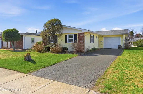 $324,000 | 93 Baser Lane, Brick, NJ 08724