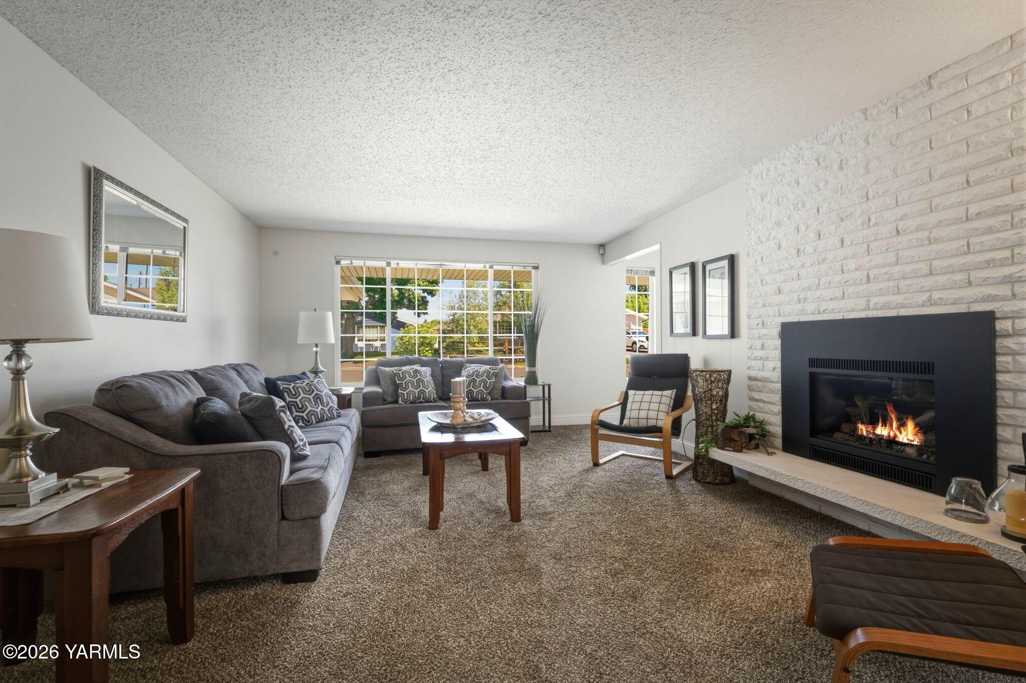3606 Clinton Way Yakima, WA 98902 - Photo 6 of 30 Living Room