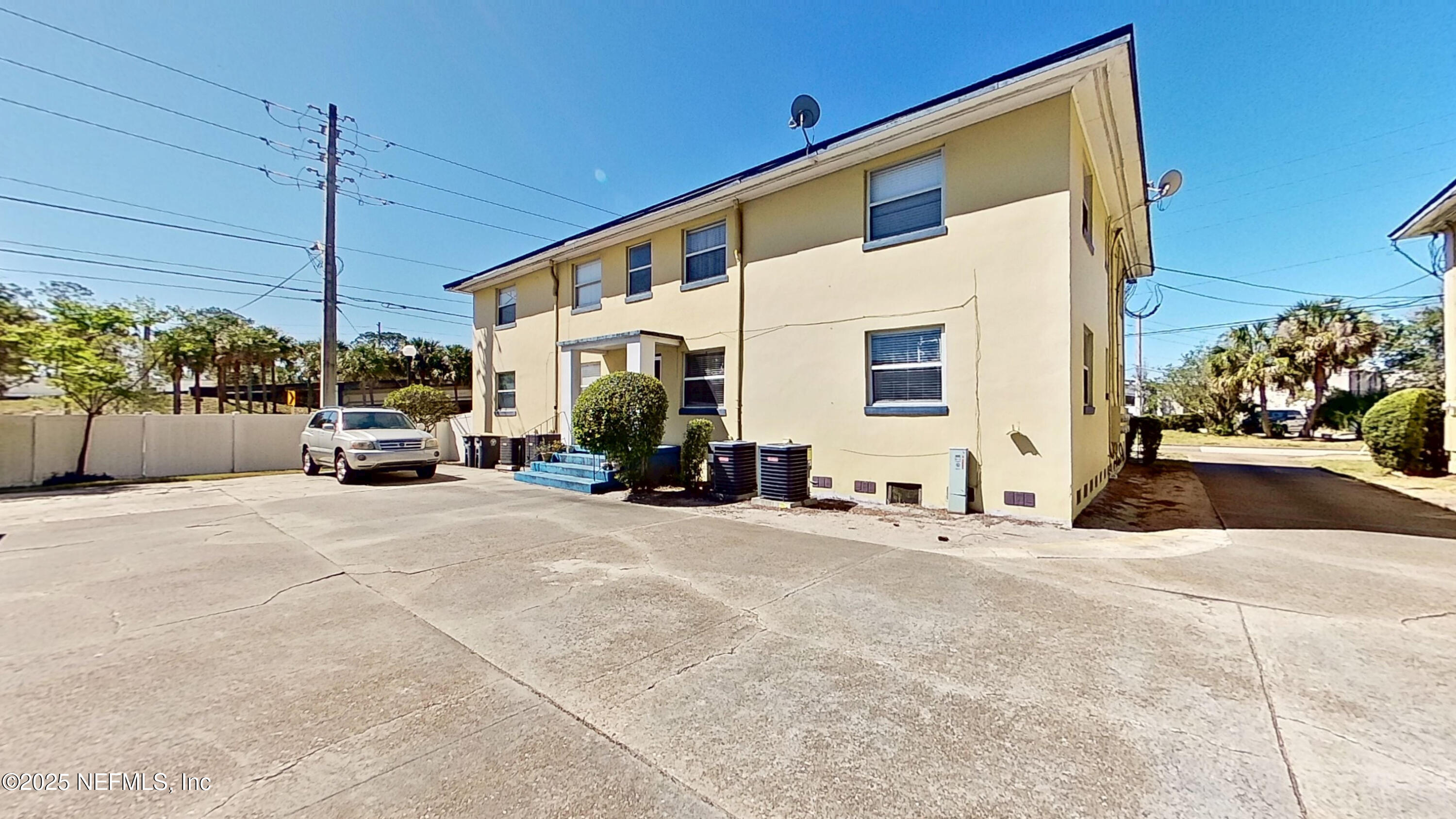 1551 Nicholson Road, Unit 2 Jacksonville, FL 32207 - Photo 14 of 19 a view of a terrace with chairs
