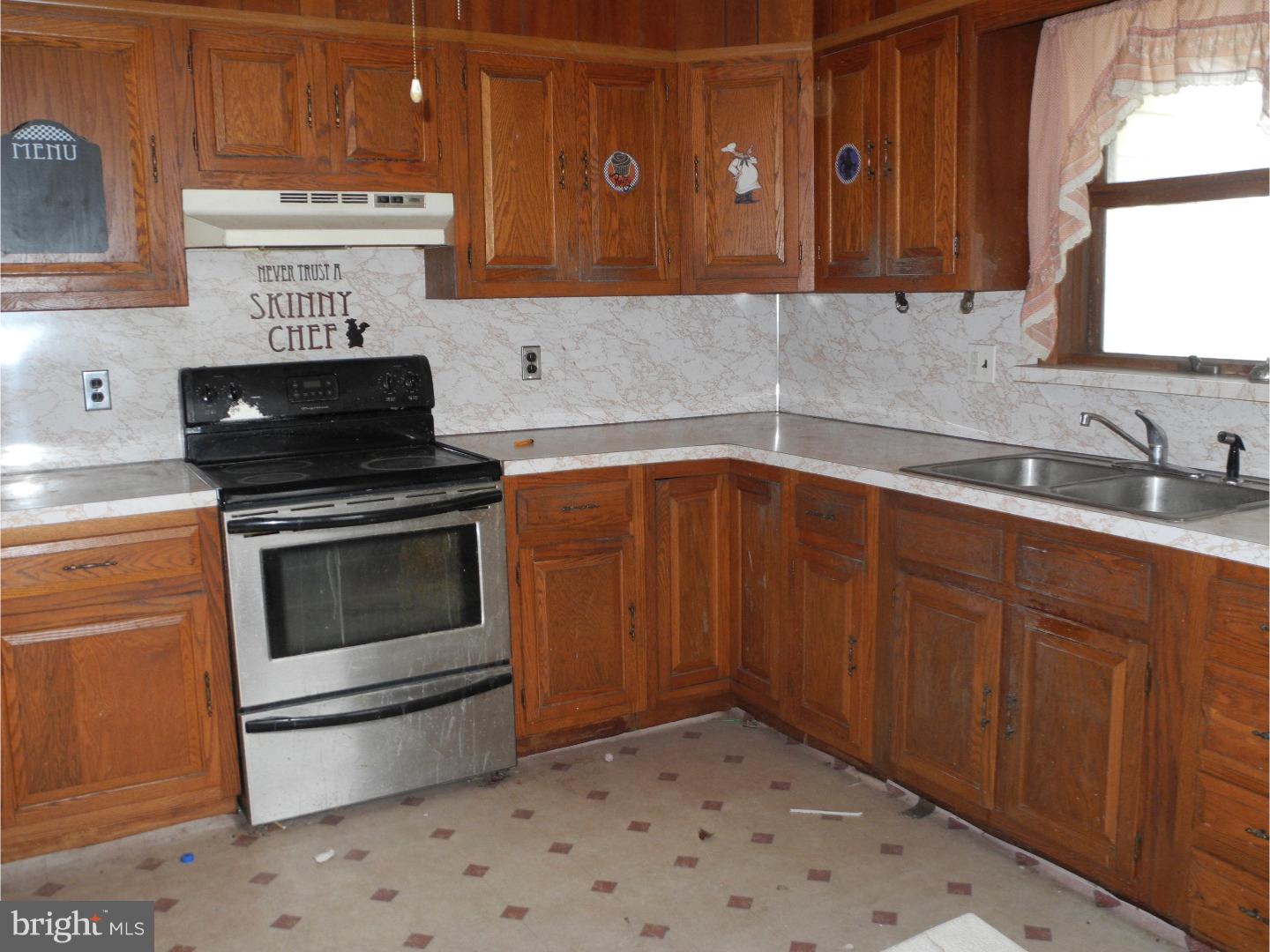 230 West Ridge Street Coaldale, PA 18218 - Photo 8 of 13
