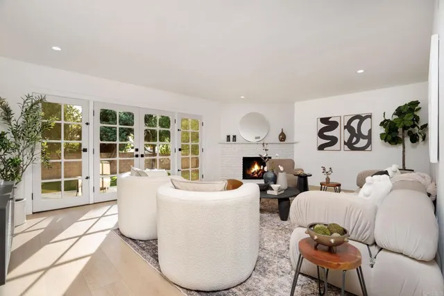 $1,285,000 | 18438 Los Alimos Street, Northridge, CA 91326