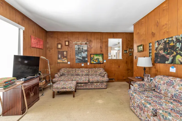 $929,000 | 2538 Bradley Court, Merrick, NY 11566