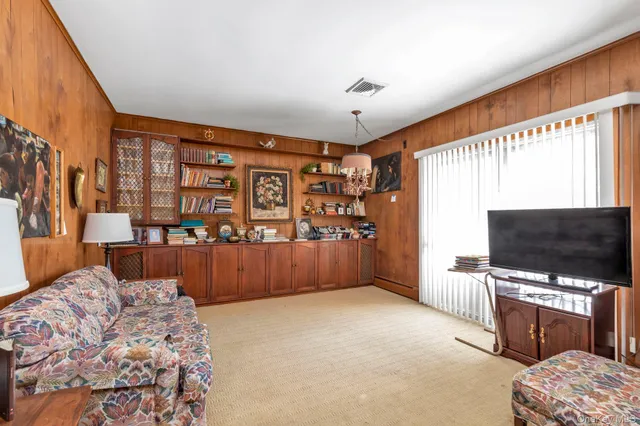 $929,000 | 2538 Bradley Court, Merrick, NY 11566