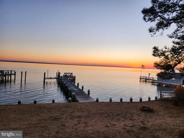 $929,000 | 15445 Potomac River Drive, Cobb Island, MD 20625