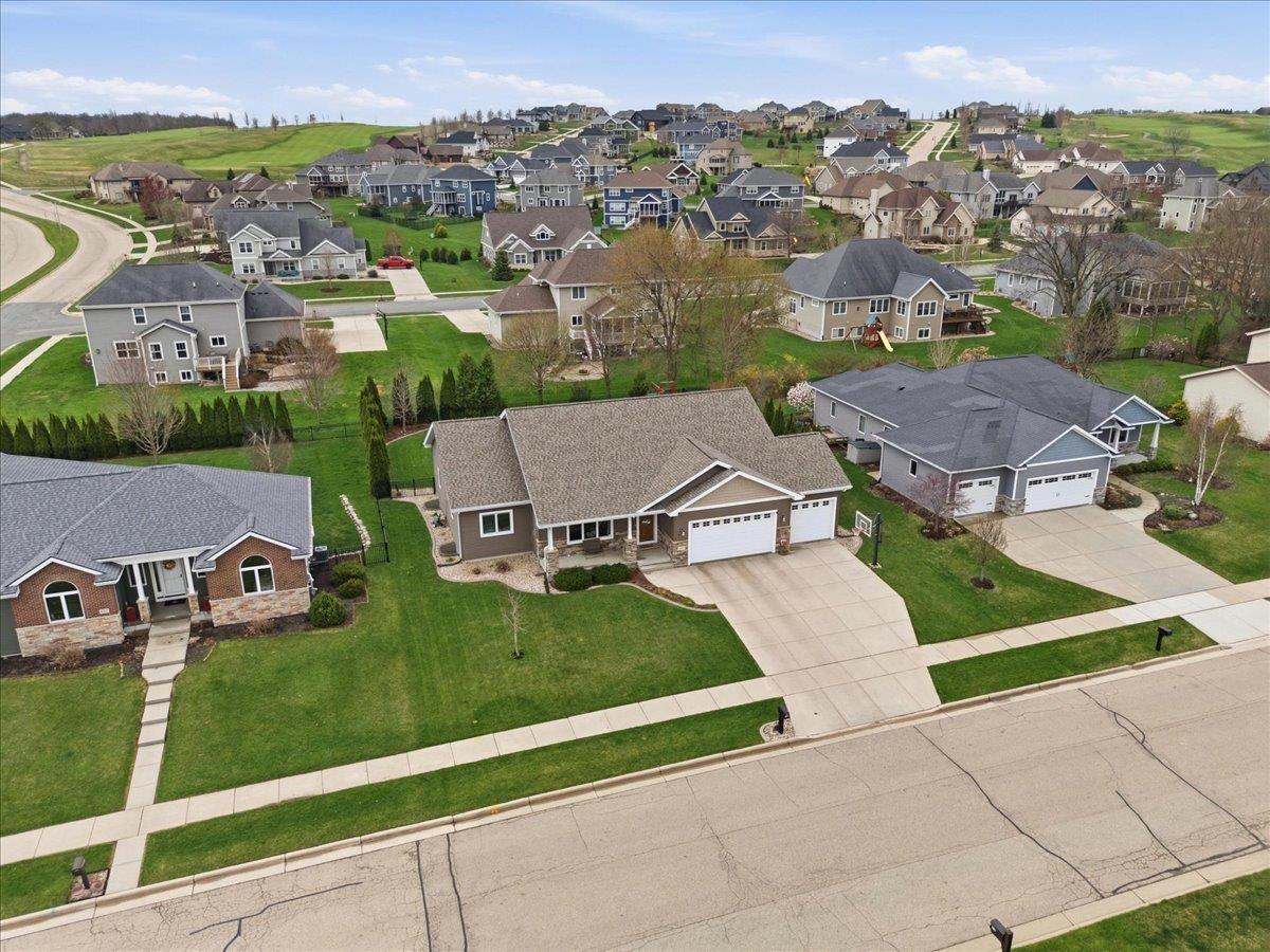 690 Prairie Grass Road Oregon, WI 53575 - Photo 5 of 12