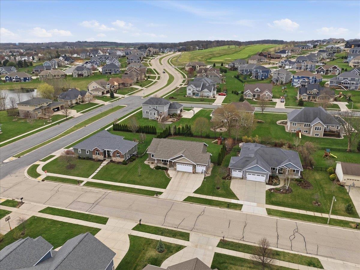 690 Prairie Grass Road Oregon, WI 53575 - Photo 6 of 12
