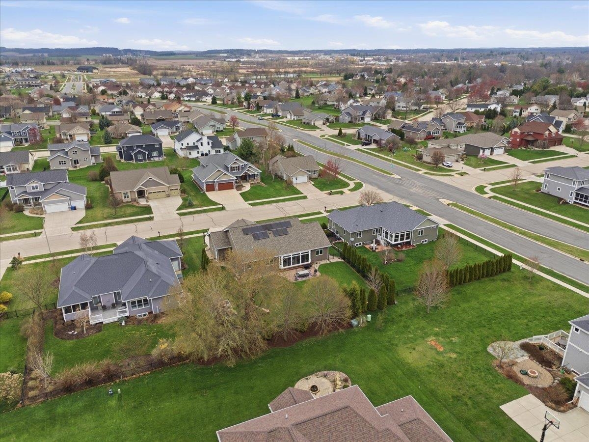 690 Prairie Grass Road Oregon, WI 53575 - Photo 10 of 12