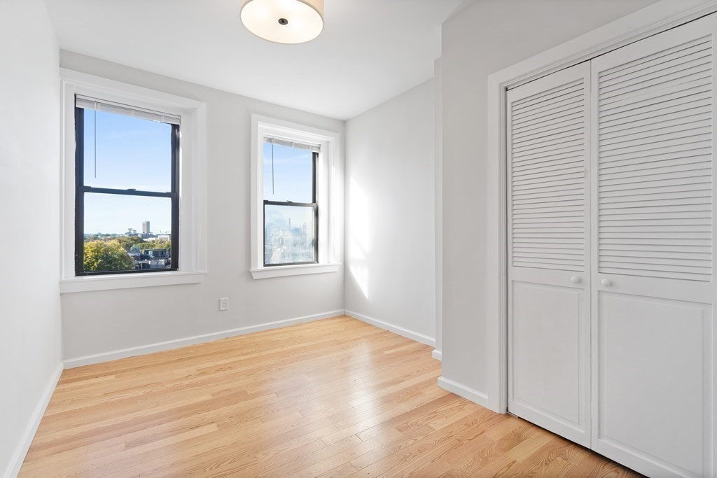 35 Grove Street, Unit 9 Boston, MA 02114 - Photo 4 of 15