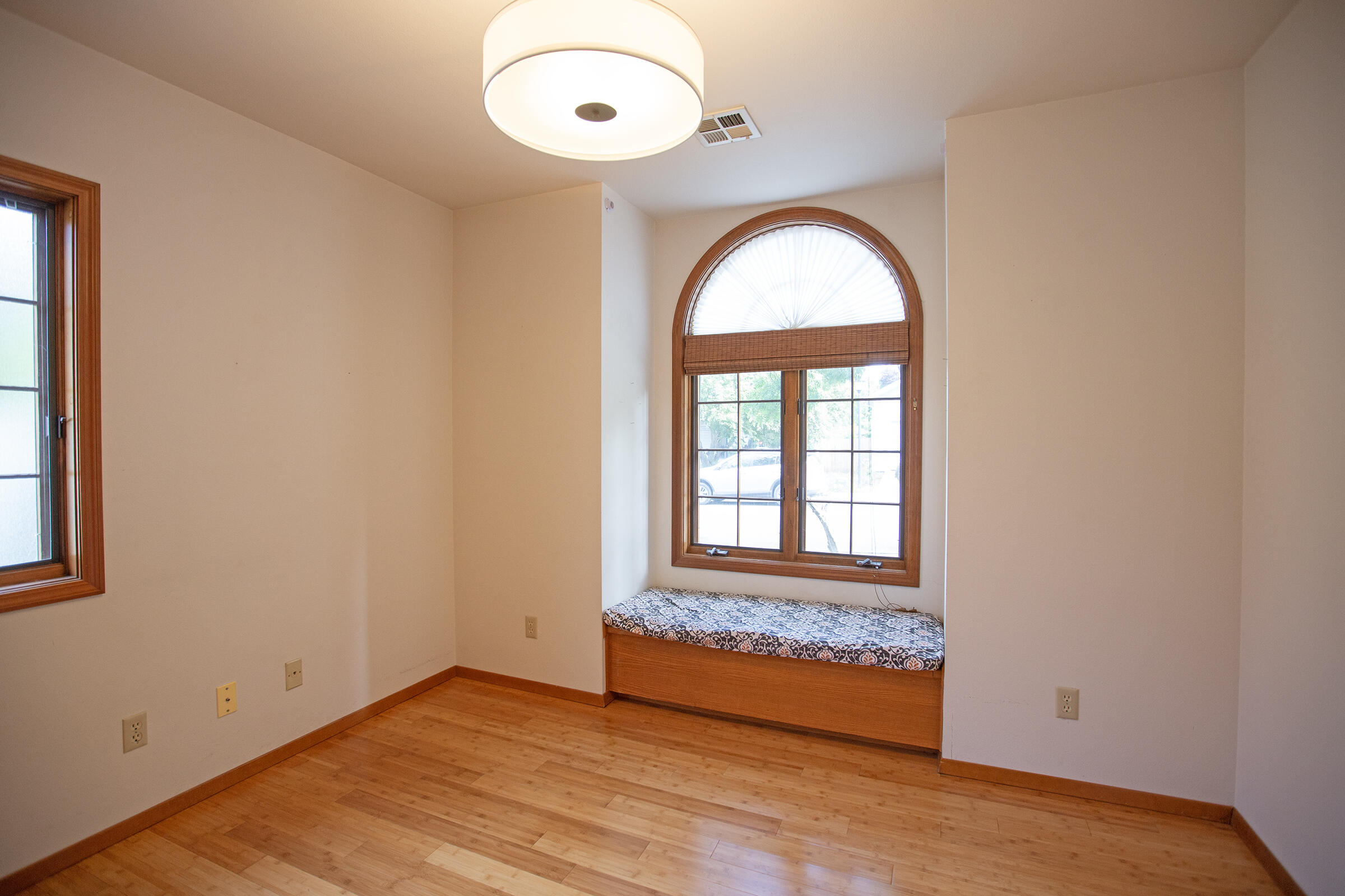 159 North Wightman Street Ashland, OR 97520 - Photo 13 of 22 Bed 2