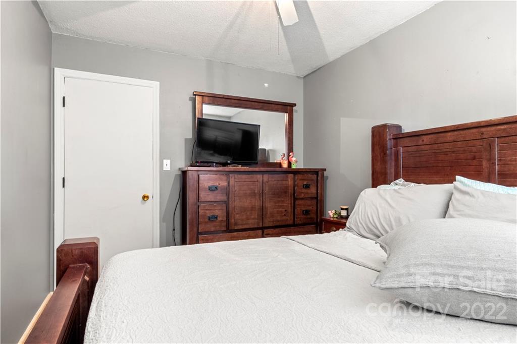 121 Victoria Road Cherryville, NC 28021 - Photo 17 of 24 Gallery Image 17