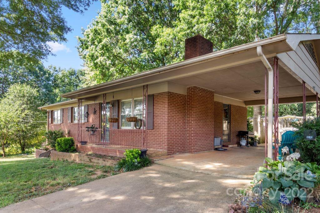 121 Victoria Road Cherryville, NC 28021 - Photo 2 of 24 Gallery Image 2