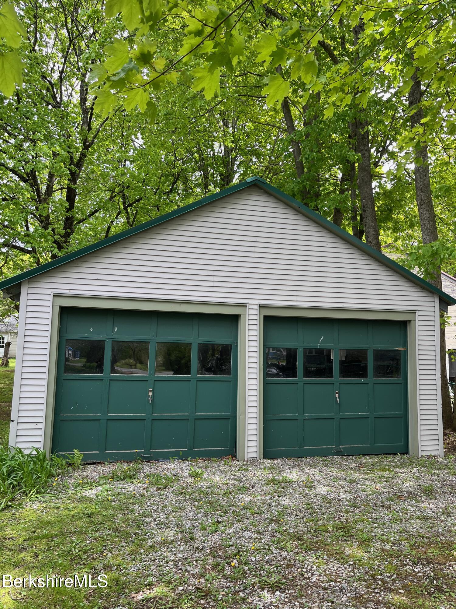 34 Church Street Stockbridge, MA 01262 - Photo 2 of 25 34 Church Garage