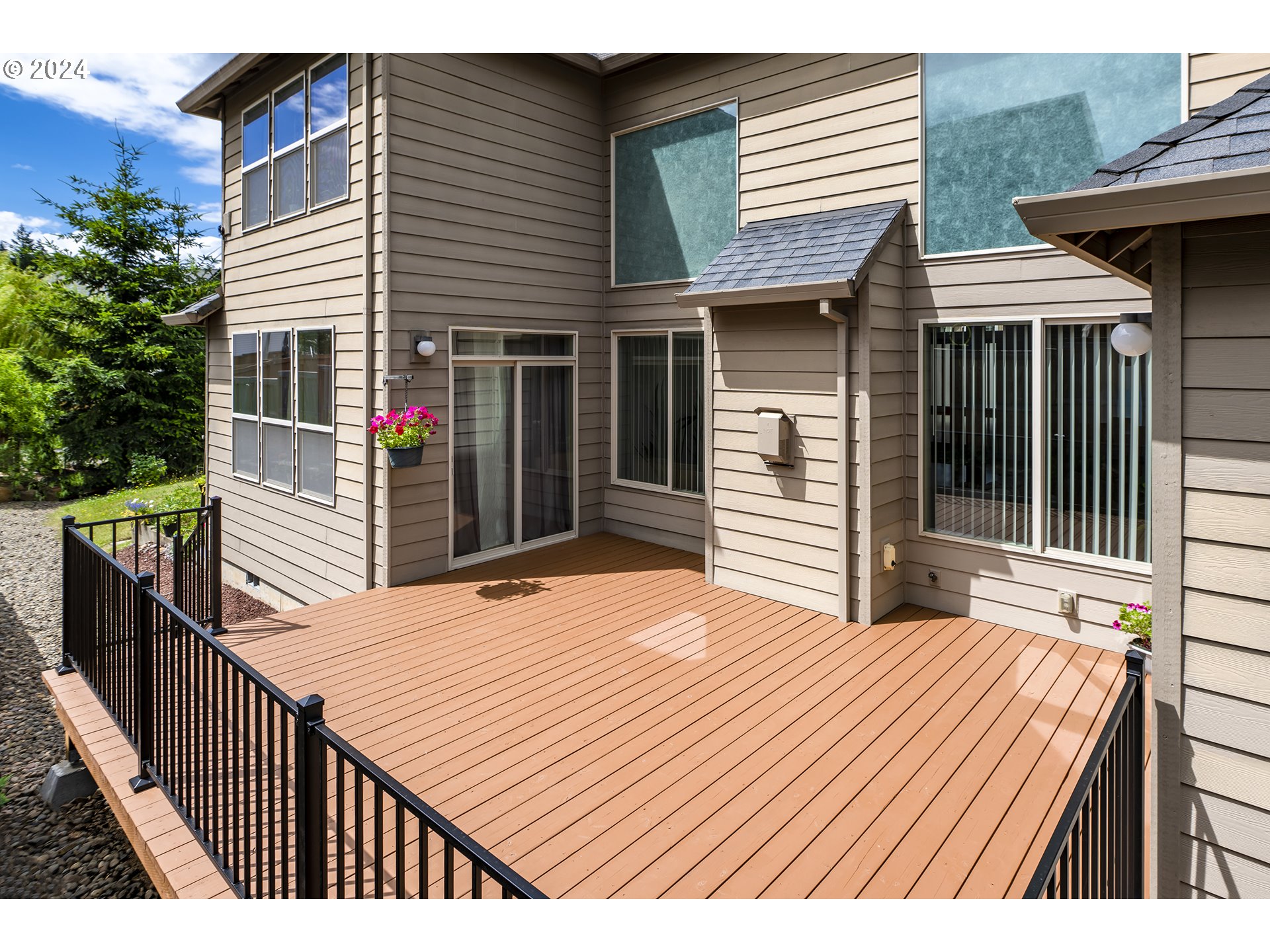 3516 Northeast Ione Street Camas, WA 98607 - Photo 28 of 29 a balcony view with a seating space