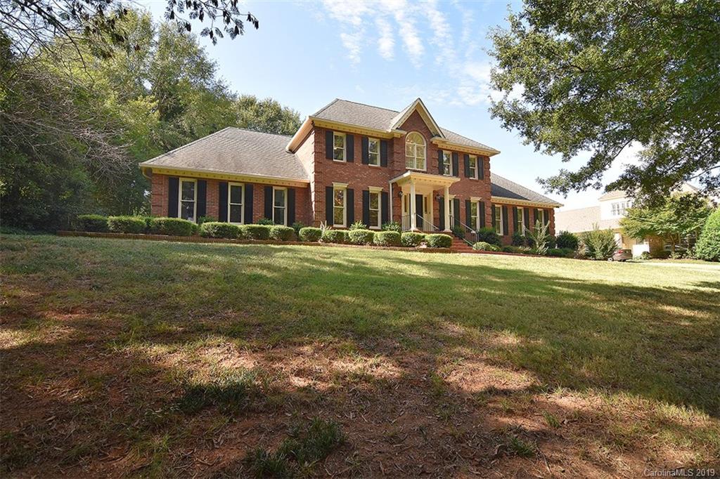 2121 Sutton Springs Road, Unit 52 Charlotte, NC 28226 - Photo 2 of 46 Gallery Image 2