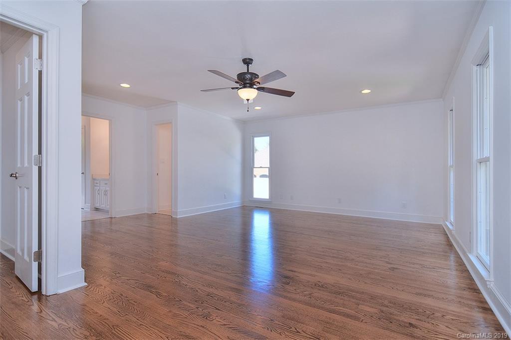 2121 Sutton Springs Road, Unit 52 Charlotte, NC 28226 - Photo 28 of 46 Gallery Image 28