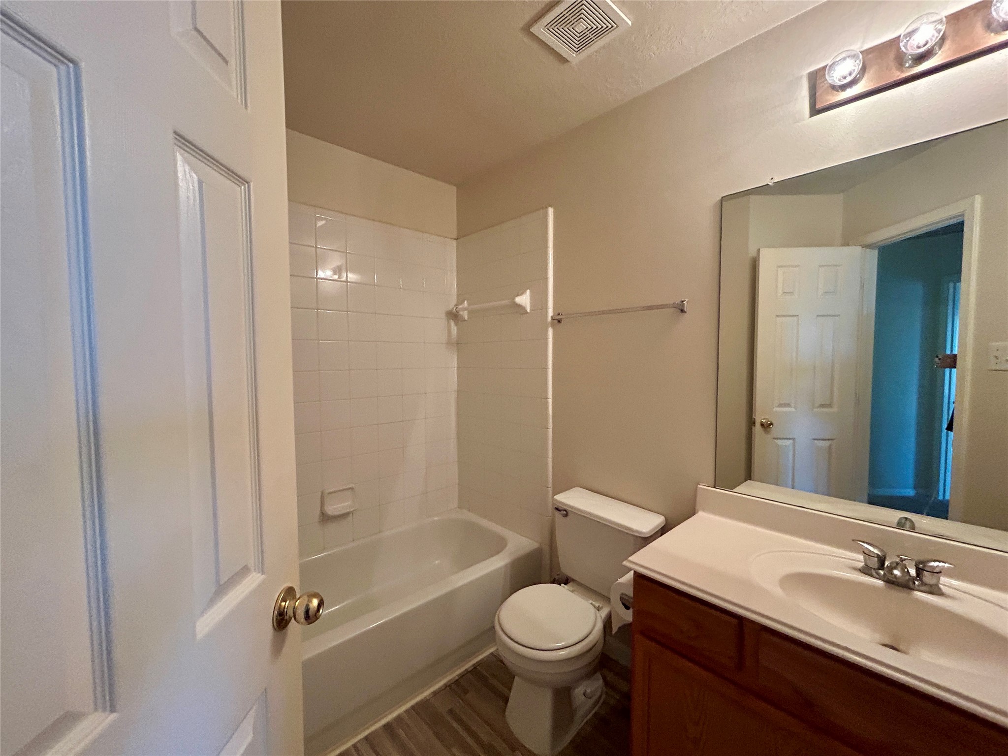 19718 River Pointe Lane Katy, TX 77449 - Photo 27 of 36 a bathroom with a sink toilet tub and shower