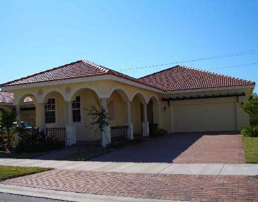 126 Via Rosina Jupiter, FL 33458 - Photo 1 of 29 pas 123