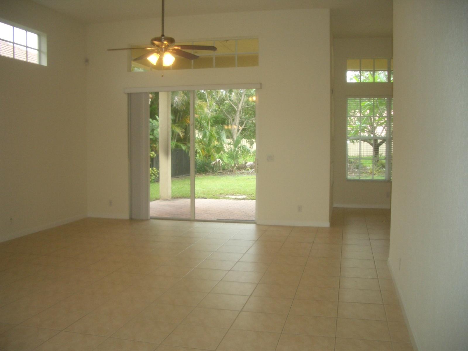 126 Via Rosina Jupiter, FL 33458 - Photo 5 of 29 CIMG6133