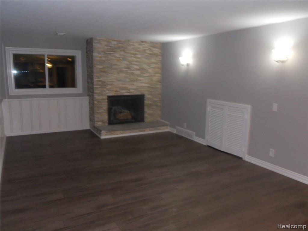 385 Apple Hill Lane Rochester Hills, MI 48306 - Photo 8 of 32