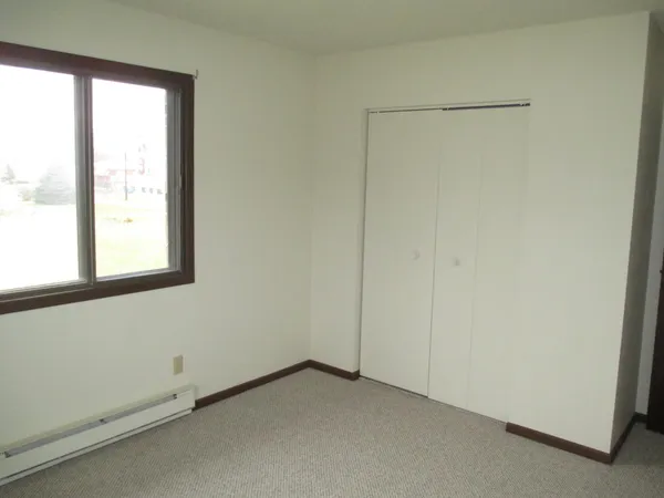 $725 | 120 Slocum Street, Unit 6, Holloway, MN 56249
