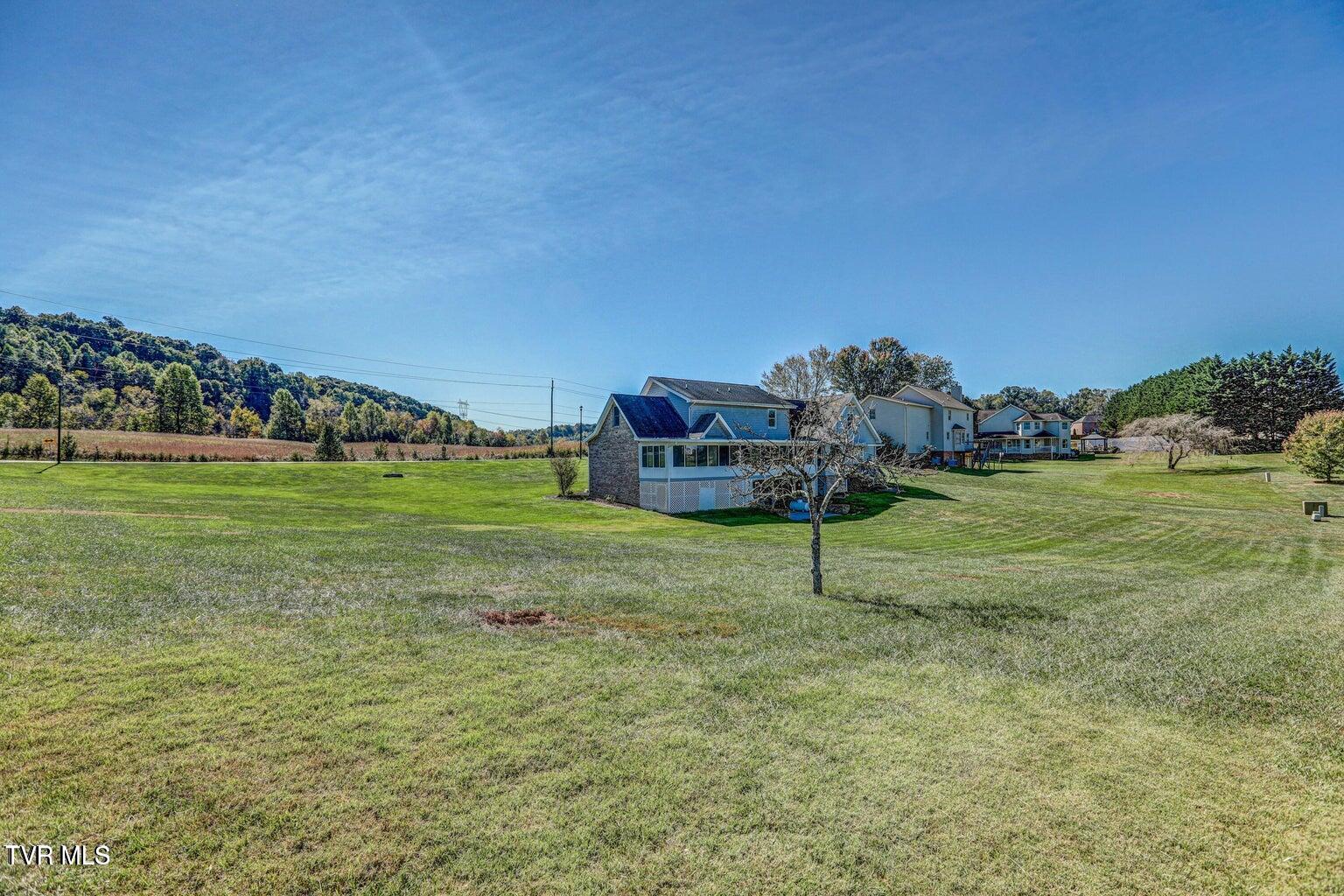 604 Snapps Ferry Road Kingsport, TN 37663 - Photo 3 of 50 3