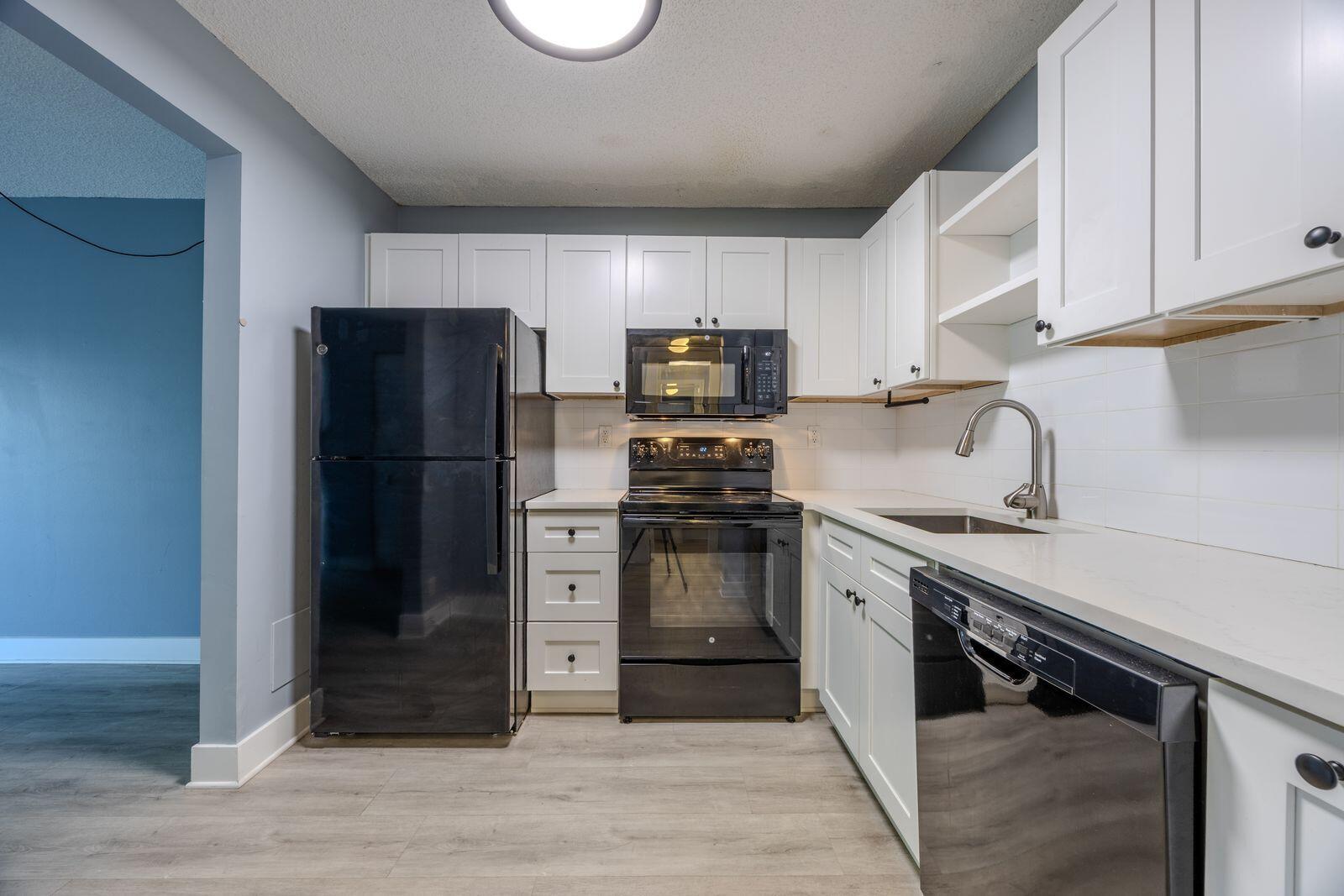 9440 Southwest 8th Street, Unit 417 Boca Raton, FL 33428 - Photo 3 of 26 9940 SW 8th St (Kitchen3)