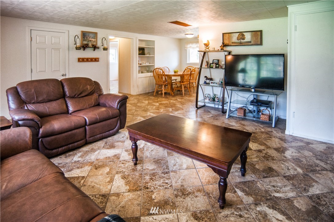 1889 Zylstra Road Oak Harbor, WA 98277 - Photo 4 of 24 Gallery Image 4