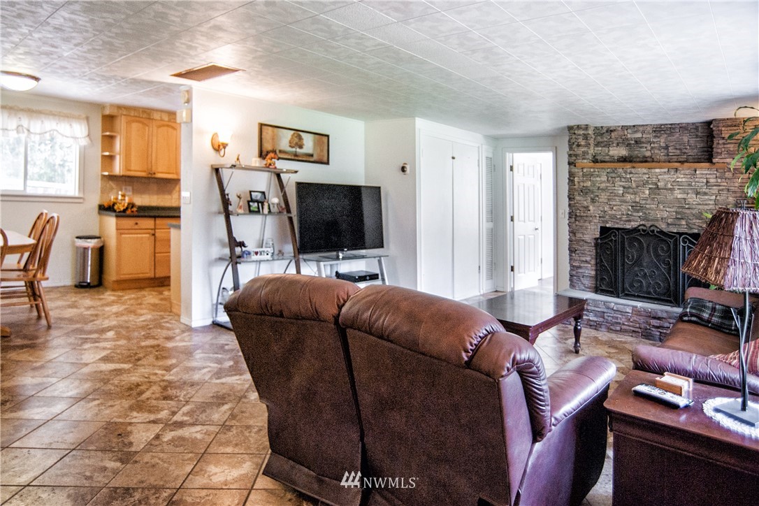 1889 Zylstra Road Oak Harbor, WA 98277 - Photo 5 of 24 Gallery Image 5