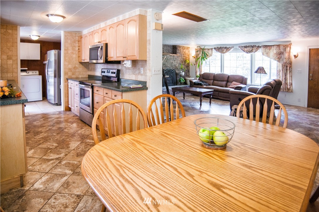 1889 Zylstra Road Oak Harbor, WA 98277 - Photo 6 of 24 Gallery Image 6