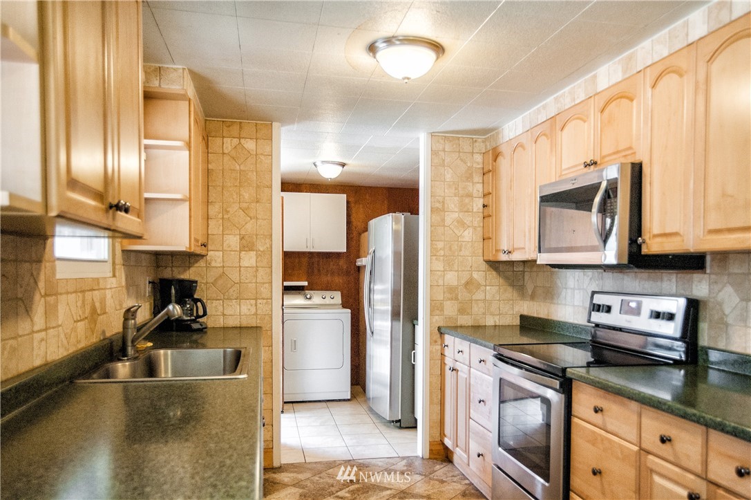 1889 Zylstra Road Oak Harbor, WA 98277 - Photo 8 of 24 Gallery Image 8