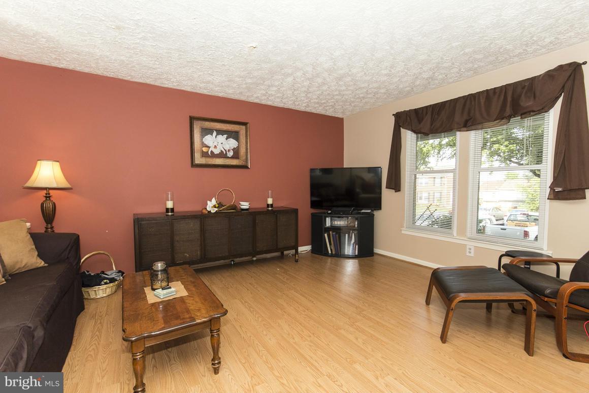 18 Hyacinth Road Baltimore, MD 21234 - Photo 2 of 23 Living Room