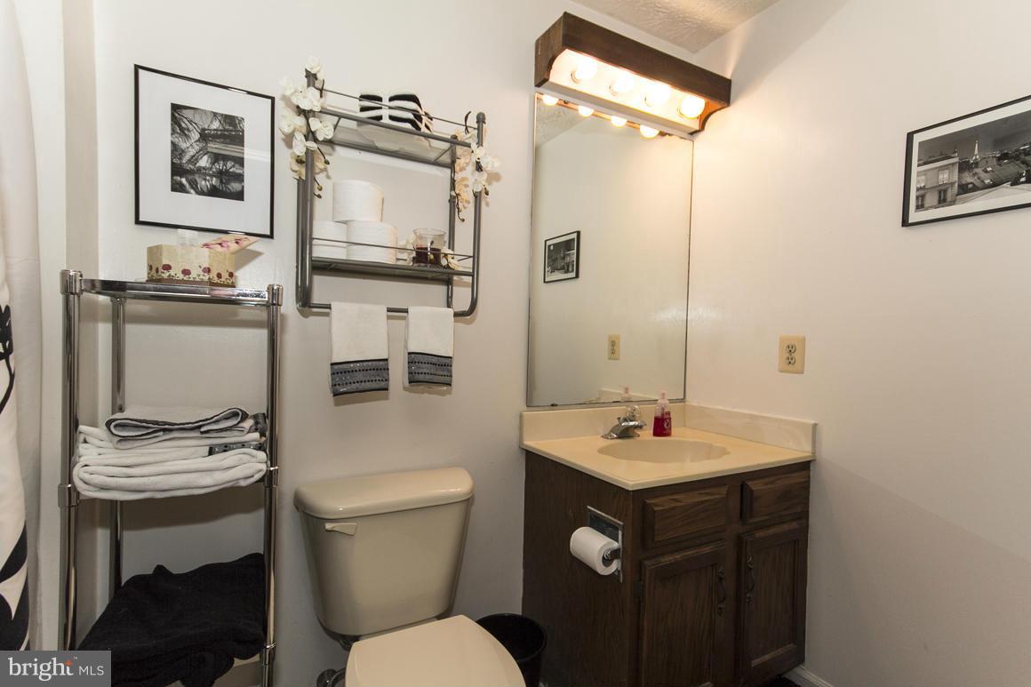 18 Hyacinth Road Baltimore, MD 21234 - Photo 11 of 23 Bath