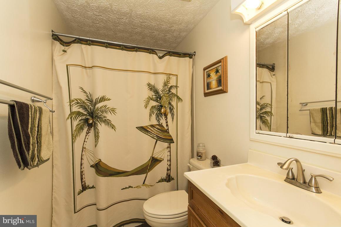 18 Hyacinth Road Baltimore, MD 21234 - Photo 15 of 23 Bath