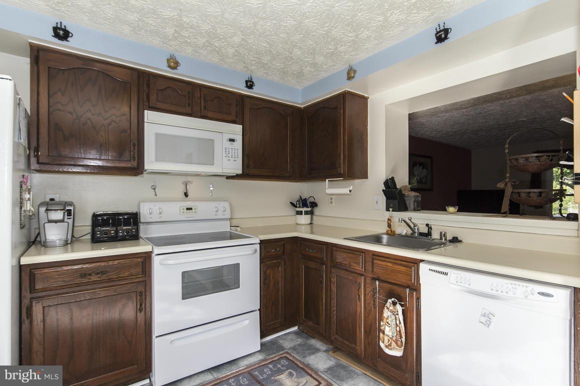 18 Hyacinth Road Baltimore, MD 21234 - Photo 19 of 23 Kitchen