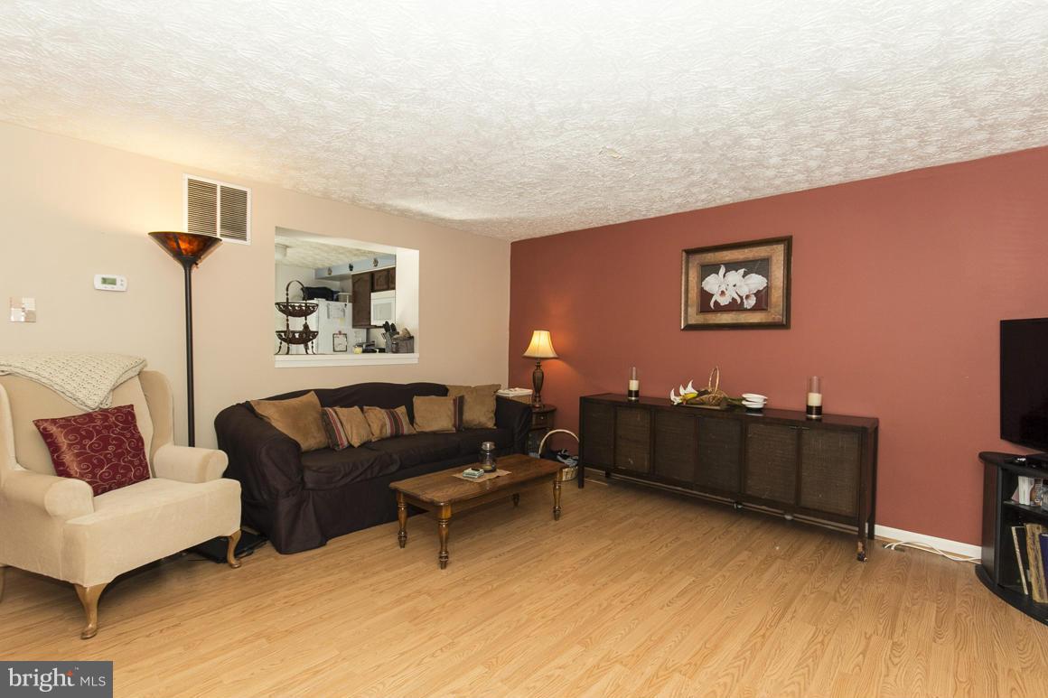 18 Hyacinth Road Baltimore, MD 21234 - Photo 3 of 23 Living Room