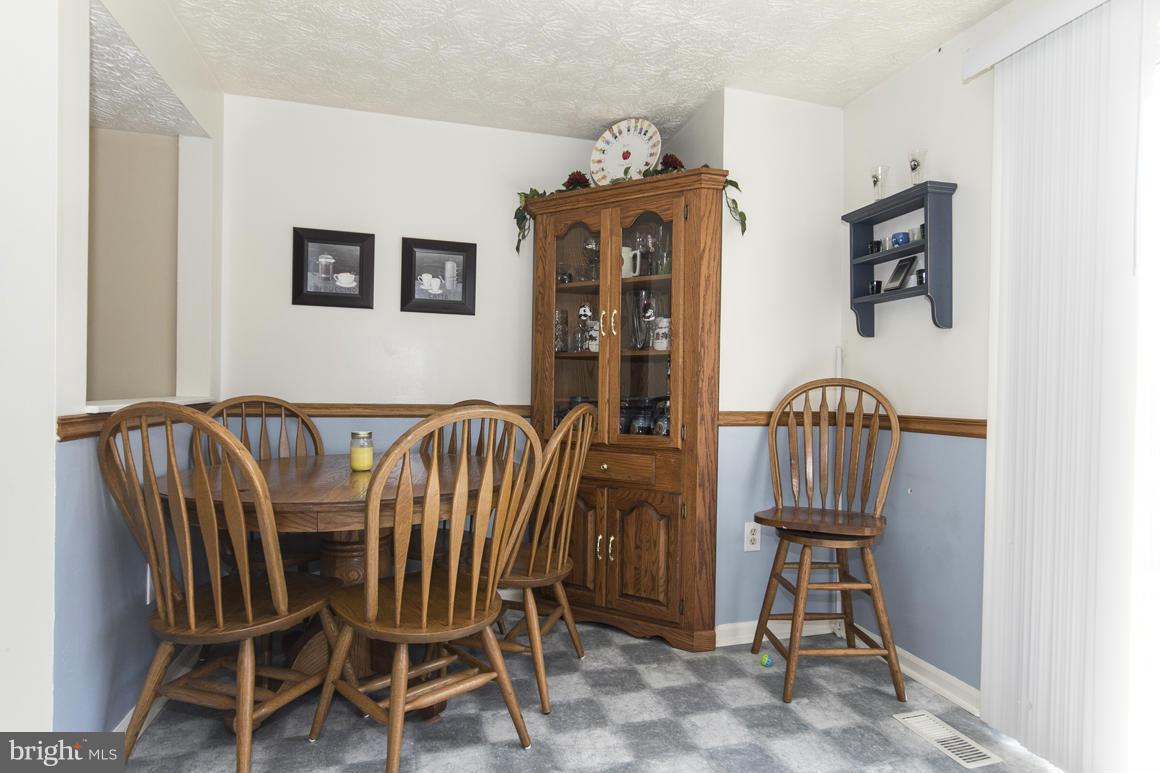 18 Hyacinth Road Baltimore, MD 21234 - Photo 5 of 23 Dining Room