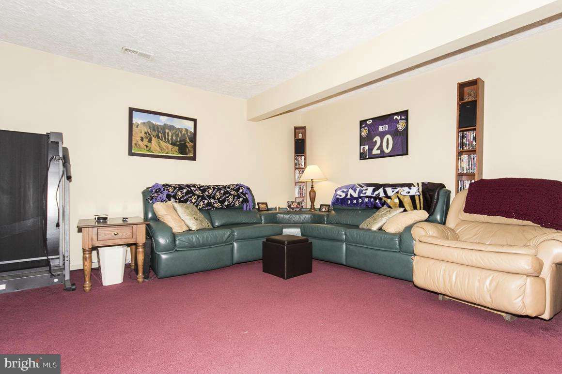 18 Hyacinth Road Baltimore, MD 21234 - Photo 8 of 23 Living Room