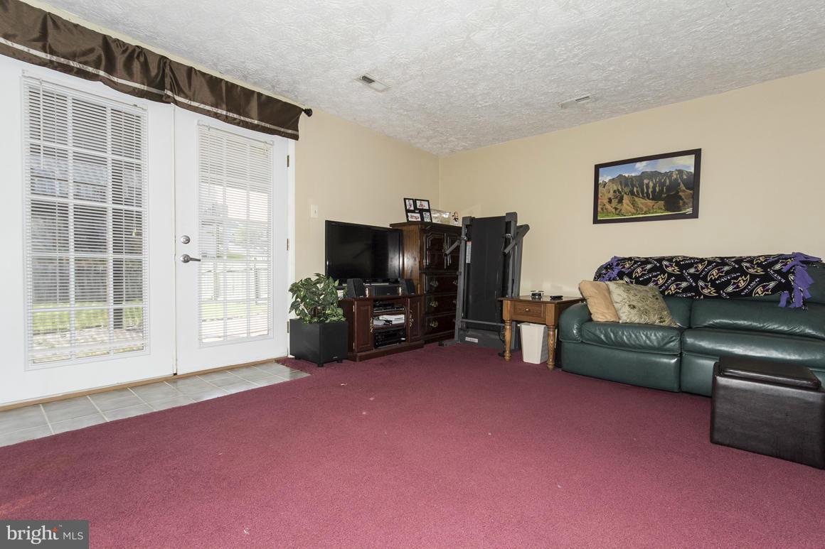 18 Hyacinth Road Baltimore, MD 21234 - Photo 9 of 23 Living Room