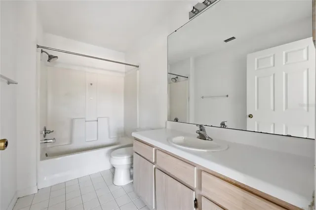 $225,000 | 5447 Vineland Road, Unit 1205, Orlando, FL 32811