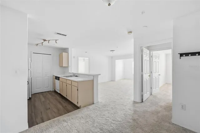 $225,000 | 5447 Vineland Road, Unit 1205, Orlando, FL 32811