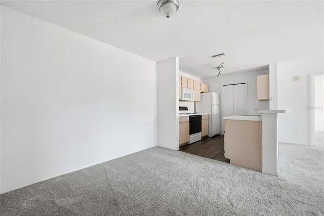 $225,000 | 5447 Vineland Road, Unit 1205, Orlando, FL 32811