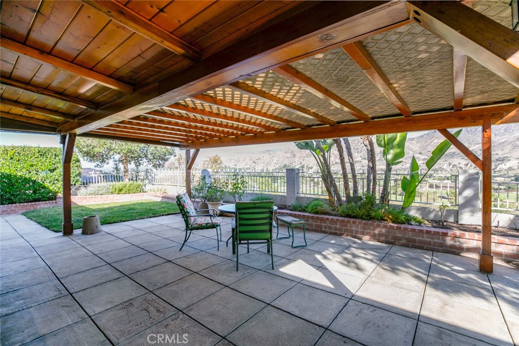 9071 Riderwood Drive Sunland, CA 91040 - Photo 21 of 46 a garden view with a sitting space