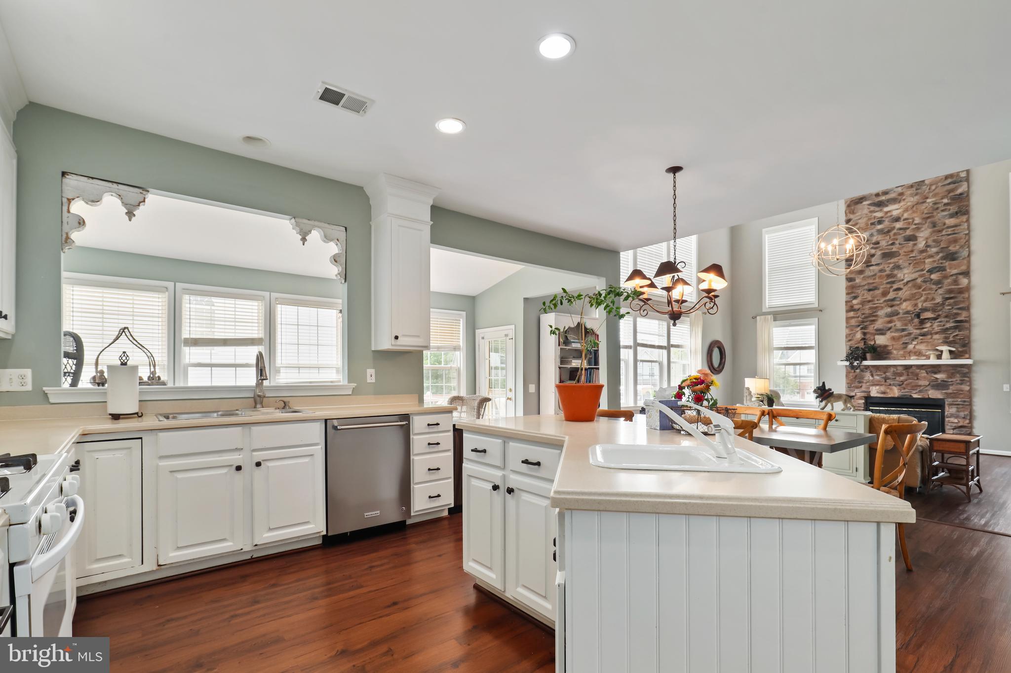 20797 Iris Drive Sterling, VA 20165 - Photo 9 of 49