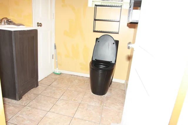 $290,000 | 214 22nd Avenue, Bellwood, IL 60104